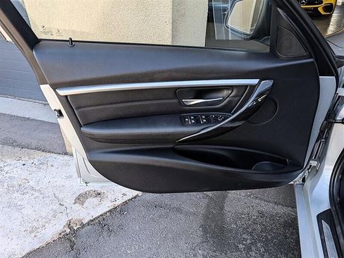 Used 2016 BMW 328i Sedan RWD image 18