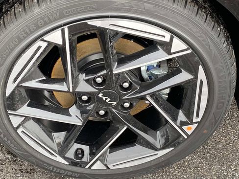 New 2025 Kia K4 GT-Line image 5