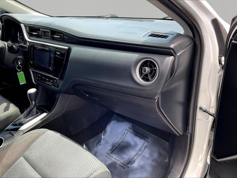 Used 2017 Toyota Corolla LE FWD image 26