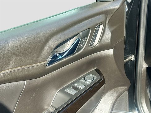 Used 2022 GMC Acadia AT4 w/ Technology Package image 18