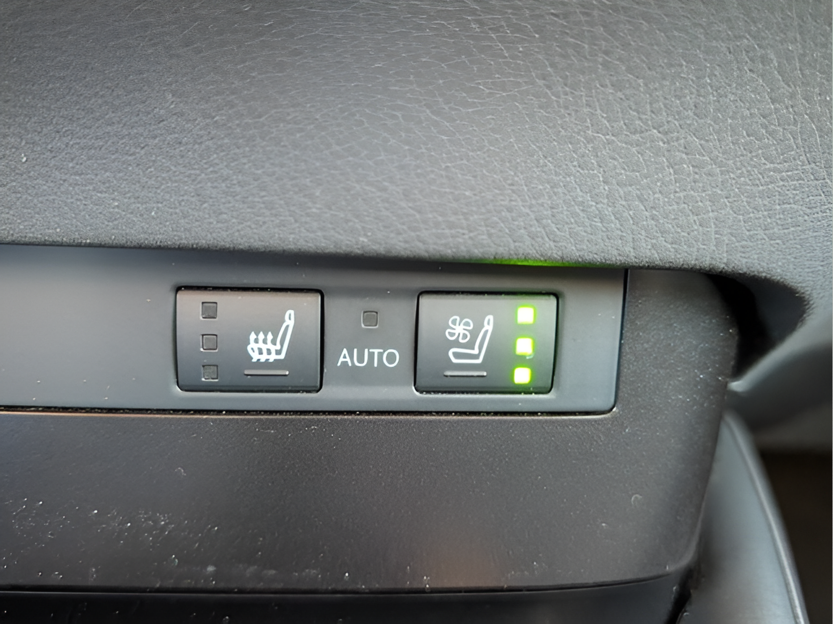 Certified 2024 Lexus ES 350 w/ Premium Package FWD image 20