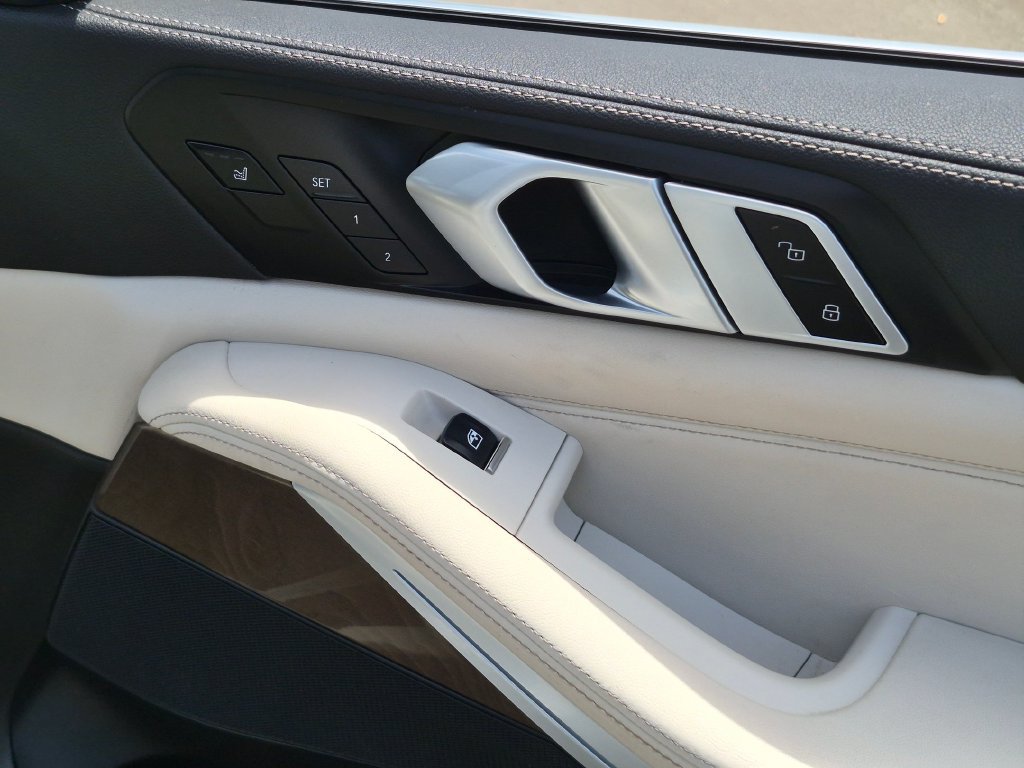 Used 2021 BMW X5 sDrive40i w/ Luxury Seating Package 2 RWD image 19