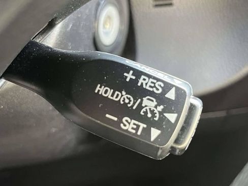 Used 2017 Toyota Corolla L FWD image 34