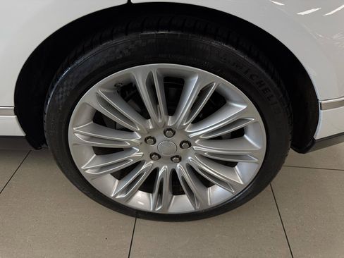 Used 2018 Land Rover Range Rover Autobiography image 35