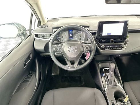 Used 2025 Toyota Corolla LE image 10