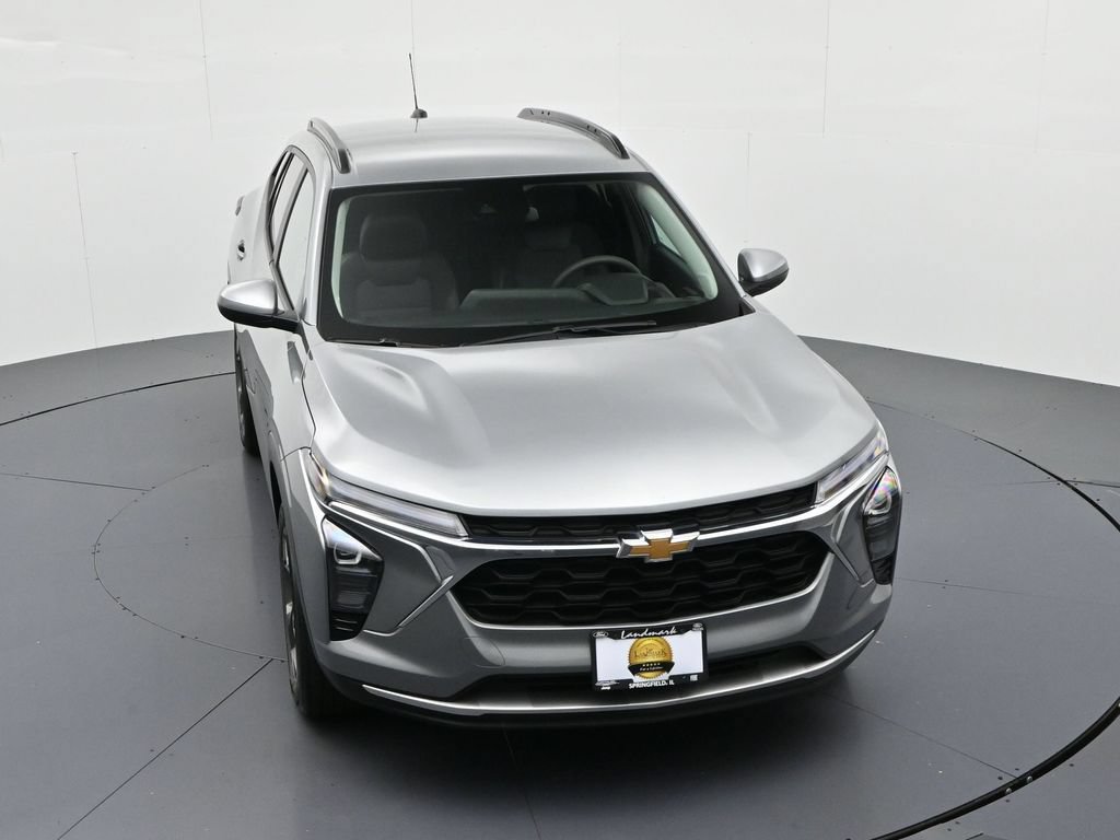 Used 2025 Chevrolet Trax LT FWD image 19