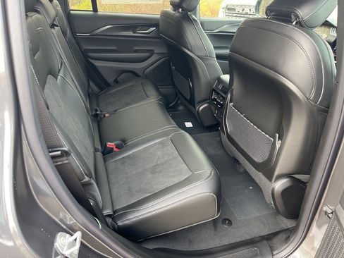 New 2025 Jeep Grand Cherokee Altitude image 13