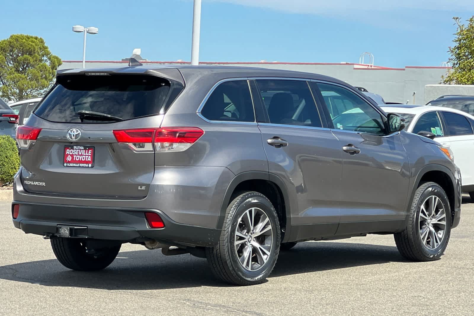 Certified 2019 Toyota Highlander Plus FWD image 2