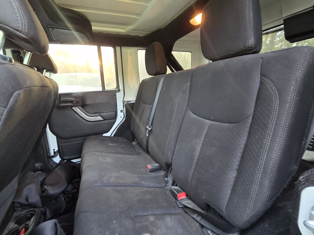 Used 2015 Jeep Wrangler Unlimited Sport w/ Quick Order Package 24S AWD/4WD image 21