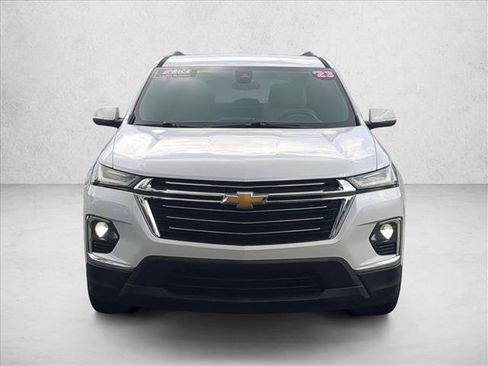 Certified 2023 Chevrolet Traverse LT FWD image 2