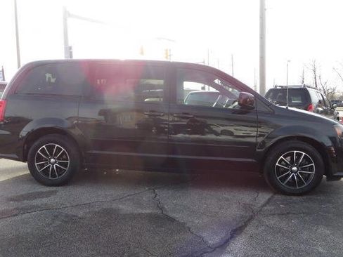 Used 2015 Dodge Grand Caravan SXT w/ Blacktop Package image 6