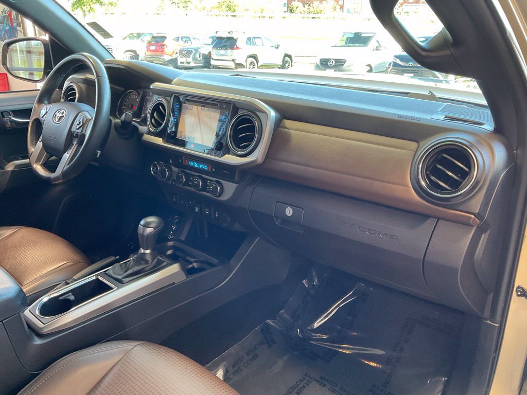 Used 2019 Toyota Tacoma Limited AWD/4WD image 19