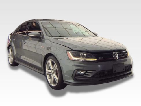 Used 2017 Volkswagen Jetta GLI image 2