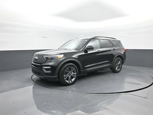 Certified 2023 Ford Explorer XLT w/ Equipment Group 202A AWD/4WD image 4