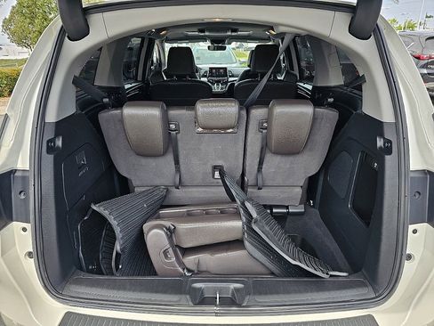 Used 2018 Honda Odyssey Elite image 11
