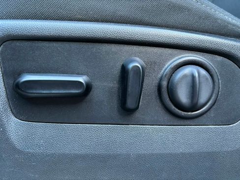 Used 2021 Chevrolet Silverado 1500 LT Trail Boss w/ Convenience Package II image 12