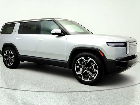 Used 2025 Rivian R1S Adventure AWD/4WD image 3