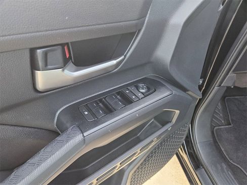 Used 2025 Toyota Tacoma TRD Sport image 14