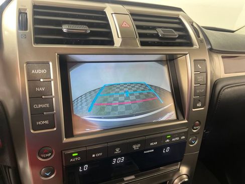 Used 2018 Lexus GX 460 Premium w/ Premium Package AWD/4WD image 29