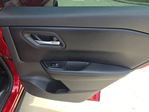 Certified 2025 Nissan Rogue SV FWD image 25