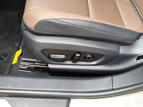 Used 2023 Lexus ES 350 w/ Accessory Package (Z2) FWD image 13