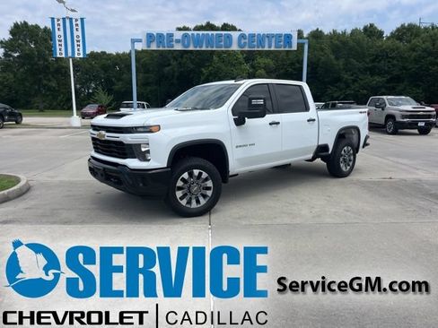 Used 2025 Chevrolet Silverado 2500 Custom AWD/4WD image 1