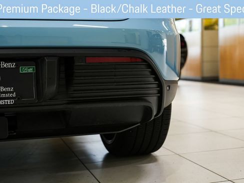 Used 2025 Porsche Macan 4S Electric AWD/4WD image 12