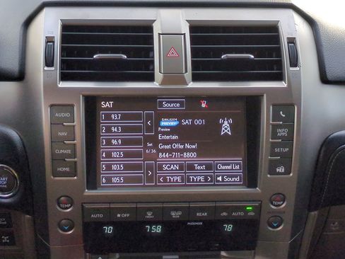 Used 2020 Lexus GX 460 Premium image 18