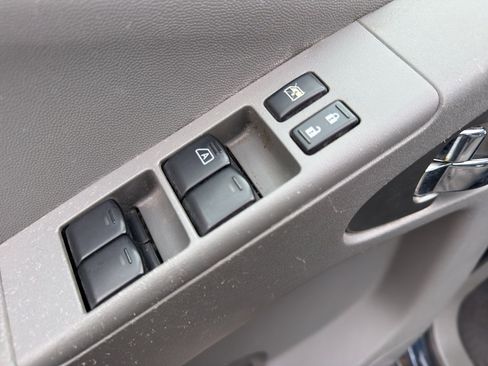 Used 2019 Nissan Frontier SV image 13