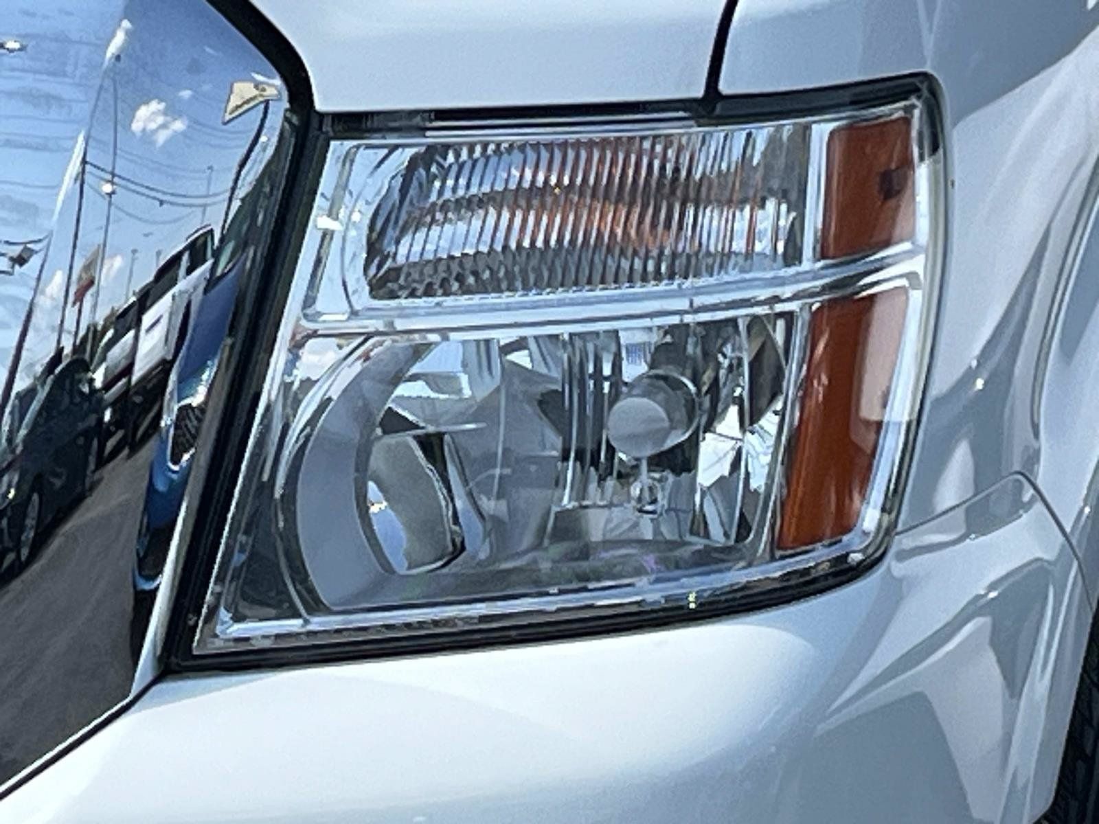 Used 2021 Nissan NV 3500 SV RWD image 4
