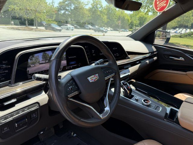 Used 2021 Cadillac Escalade Premium Luxury w/ Performance Package AWD/4WD image 13