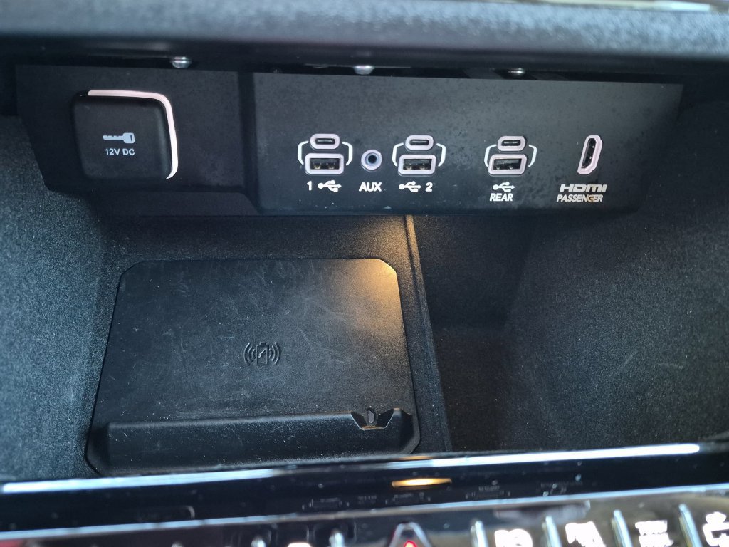 Used 2022 Jeep Wagoneer Series III w/ Premium Group I AWD/4WD image 30