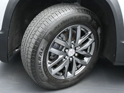 Used 2019 GMC Acadia SLT image 21