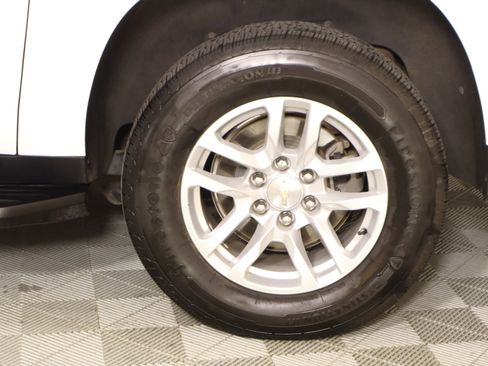 Used 2021 Chevrolet Suburban LT image 19