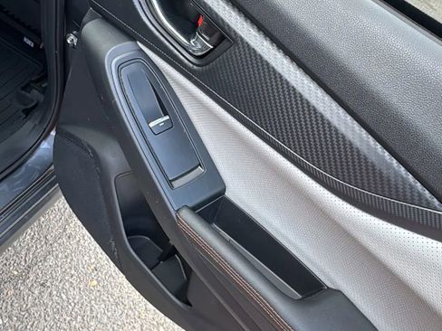 Used 2020 Subaru Crosstrek 2.0i Limited w/ Moonroof Package w/Navigation image 18