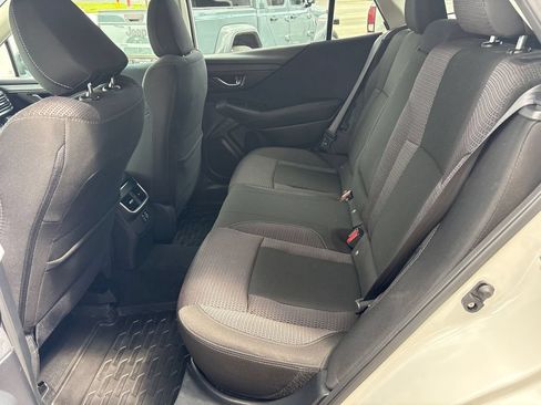 Used 2025 Subaru Outback Premium AWD/4WD image 16