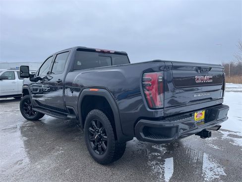 Used 2025 GMC Sierra 2500 AT4 w/ AT4 Premium Plus Package image 5