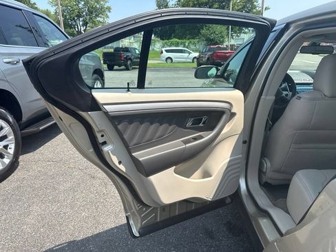 Used 2011 Ford Taurus SEL w/ 201A Rapid Spec Order Code FWD image 9