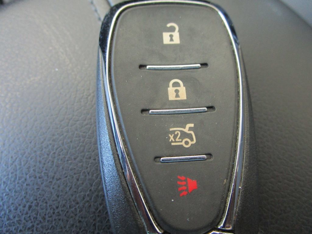 Used 2018 Chevrolet Malibu LT FWD image 43