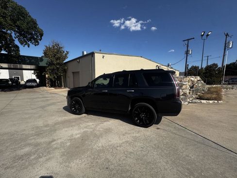 Used 2019 Cadillac Escalade Premium Luxury AWD/4WD image 2