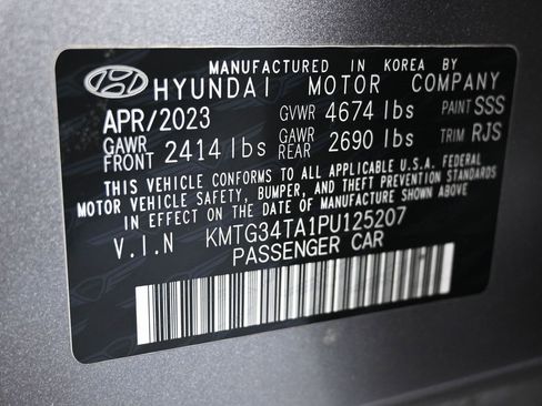 Used 2023 Genesis G70 2.0T image 41