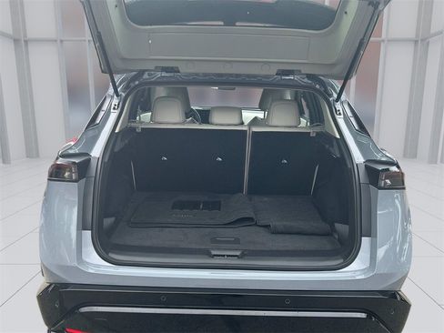 Used 2024 Nissan Ariya AWD image 5