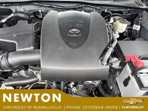 Used 2021 Toyota Tacoma TRD Sport AWD/4WD image 30