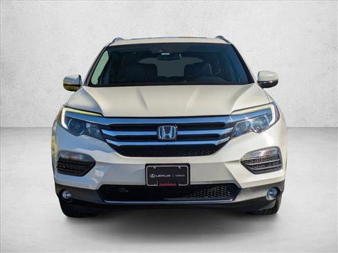 Used 2018 Honda Pilot Elite image 2
