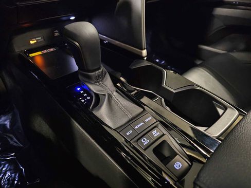 Used 2025 Toyota Camry XSE w/ Premium Plus Package image 21