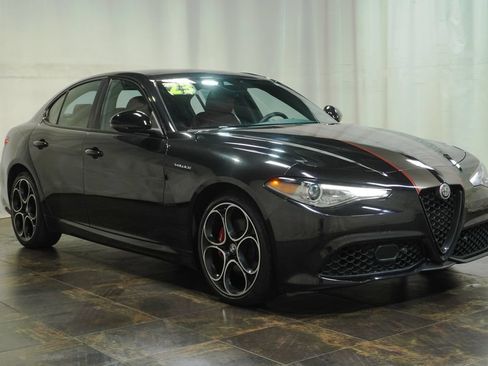 Used 2023 Alfa Romeo Giulia Veloce AWD/4WD image 1