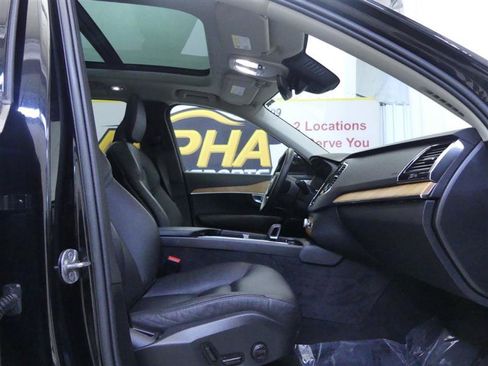 Used 2023 Volvo XC90 T8 Plus AWD/4WD image 9