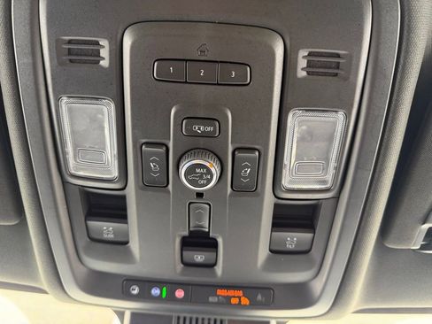 Used 2023 GMC Yukon Denali image 29