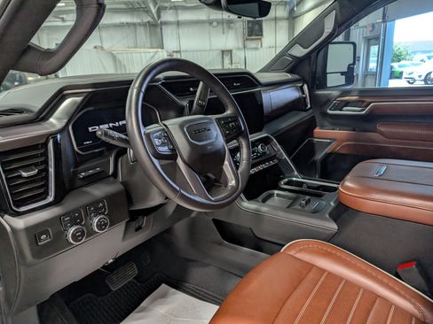 Used 2025 GMC Sierra 2500 Denali Ultimate AWD/4WD image 16
