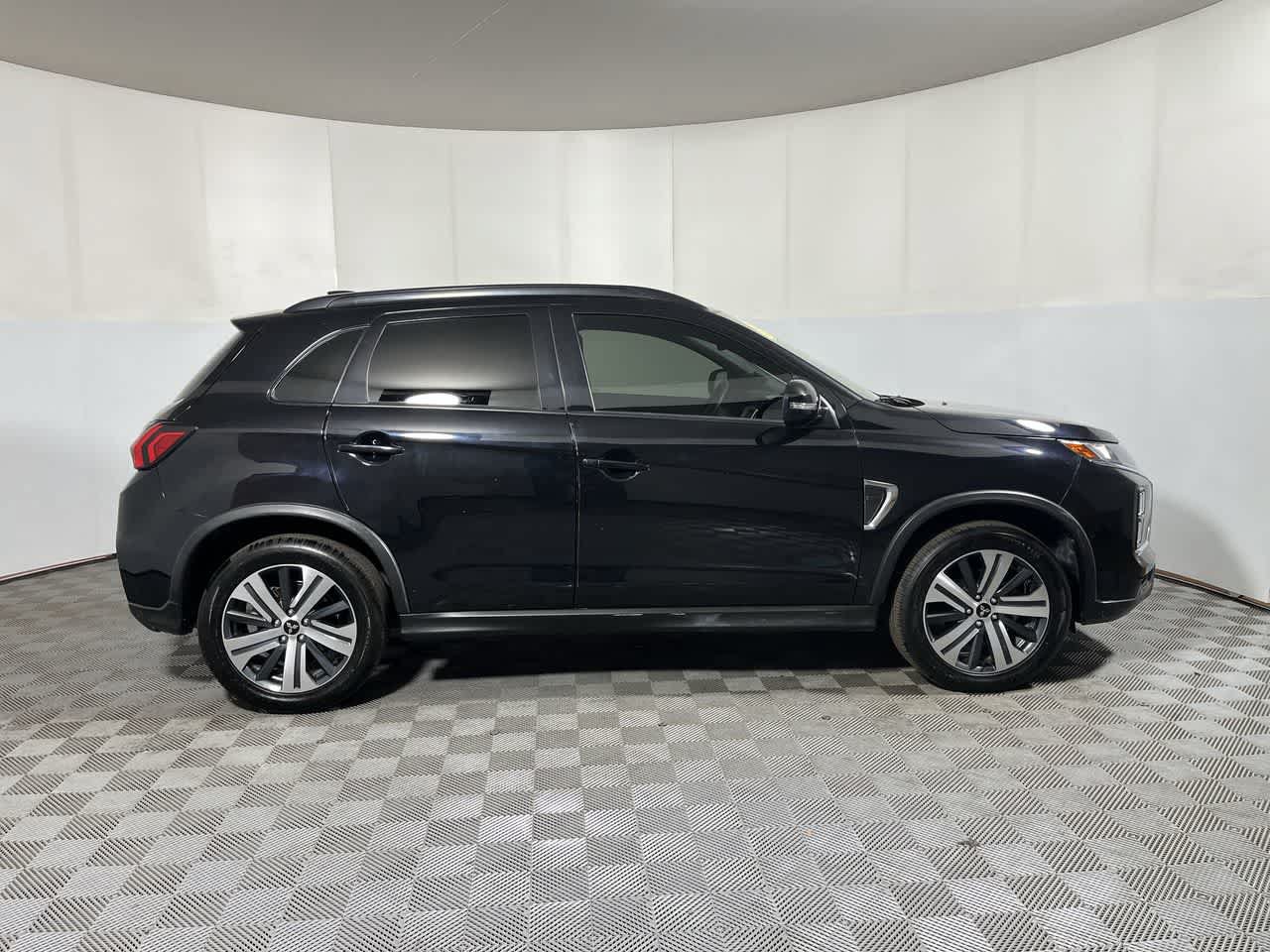 Used 2024 Mitsubishi Outlander Sport SEL AWD/4WD image 9